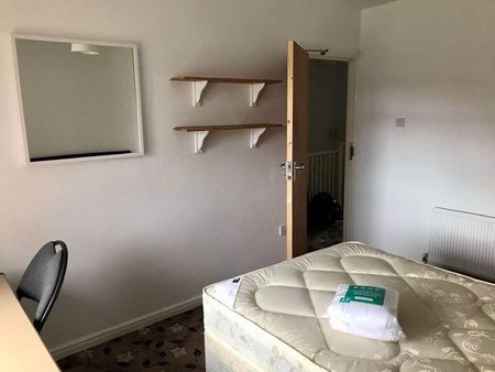 4 bedroom terraced house to rent - Photo 4