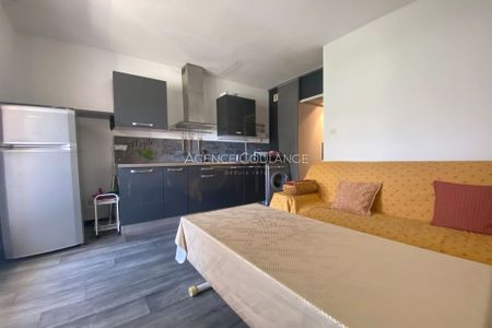 Location Appartement 1 pièce 24m² LA CIOTAT 13600 - Photo 2