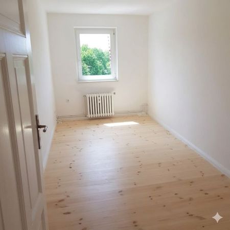 Am S-Bahnhof Strausberg! Helle 2-Zimmer-Wohnung mit Dielenboden - Foto 3