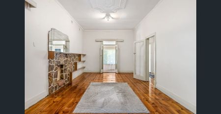 Live large with North Brighton on your doorstep - Photo 2