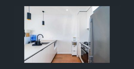 Premium Coastal Living in the Heart of Coolangatta - Unfurnished - Photo 4