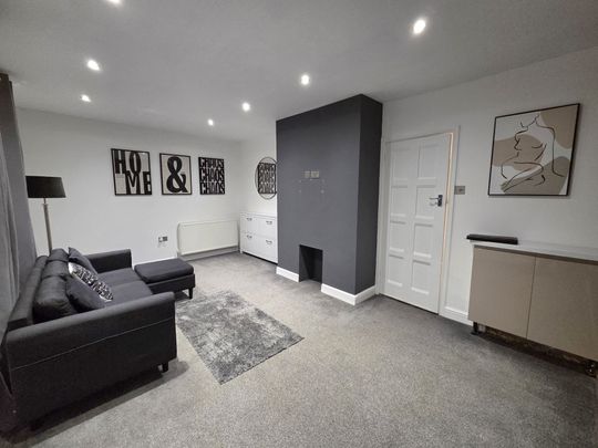 Brockhurst Road, Gosport - Photo 1