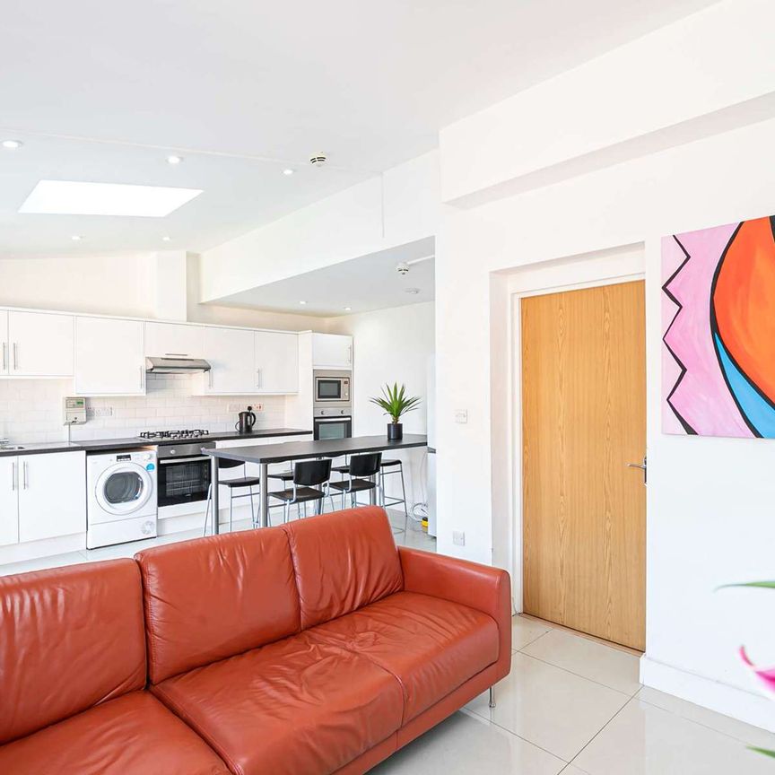 Your Home away from Home Room 6 - Photo 1