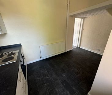 3 bed Terraced - To Let - Photo 3