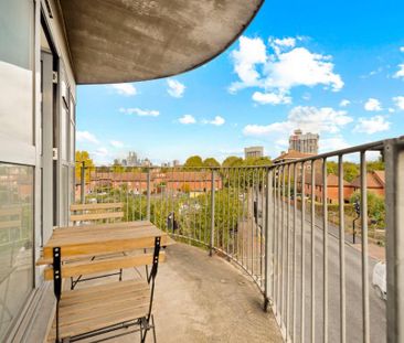 2 bedroom flat to rent - Photo 2