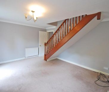 2 bedroom mews to rent - Photo 1
