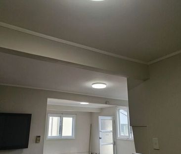 Ready to move in - 1 Bed + Study Unit in St Lukes - Photo 1