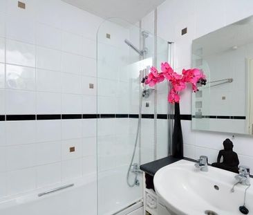 1 Bed Penthouse, Vesage Court, EC1N - Photo 6