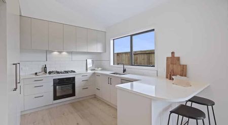 Brand-new stylish four bedroom - Photo 2