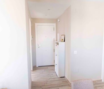 Alquiler de piso en Calle Ceuta - Photo 1