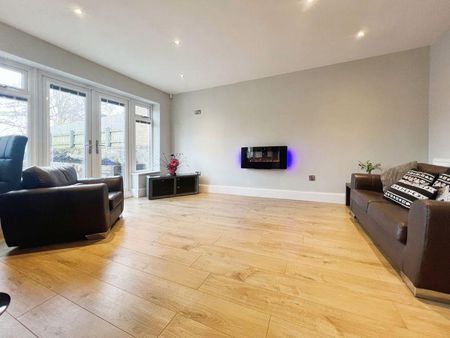 3 bedroom detached bungalow to rent - Photo 3