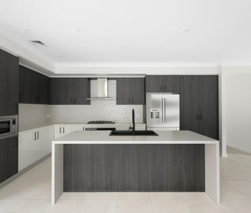 33 Cohen St, Gledswood Hills NSW 2557 - House For Rent | Domain - Photo 1