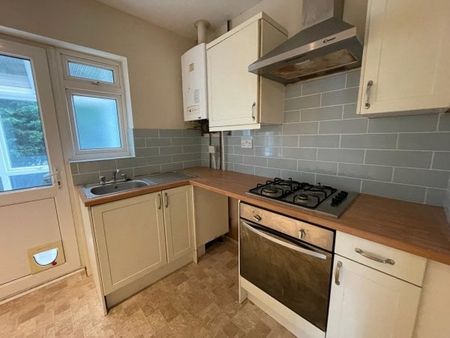 Abbotts Close, Leigh-on-Sea - Photo 3