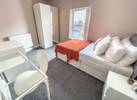 3 bedroom terraced house to rent - Photo 3