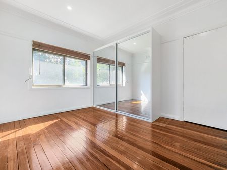 MODERN HOME - STONES THROW FROM BANKSTOWN HOSPITAL - Photo 4