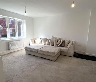 4 bedroom detached house to rent - Photo 2