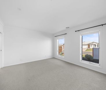 9 Valencia Dr, Gobbagombalin NSW 2650 - Photo 3