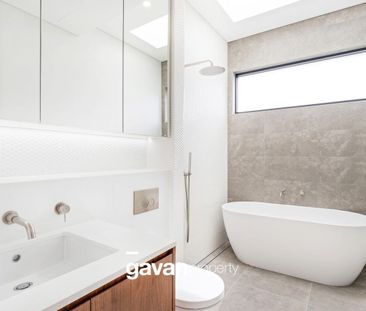 Contemporary Luxury | Brand New Townhouse - Photo 4