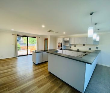 Family Residence - Photo 6