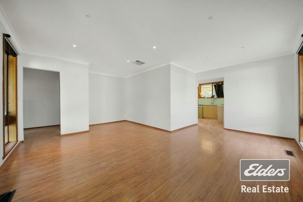 Great Family home in a Great location! - Photo 1