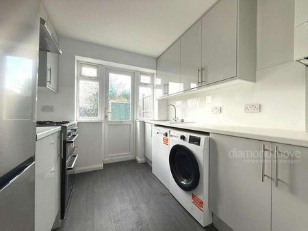 Brabazon Road, Hounslow, TW5 - Photo 4