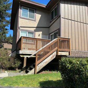 Townhouse 2 level near Newport Village - Photo 1