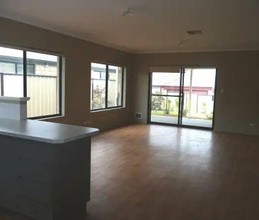 3 Oakpark Green, Clarkson WA 6030 - Photo 4