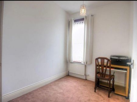 4 bedroom terraced house to rent - Photo 4