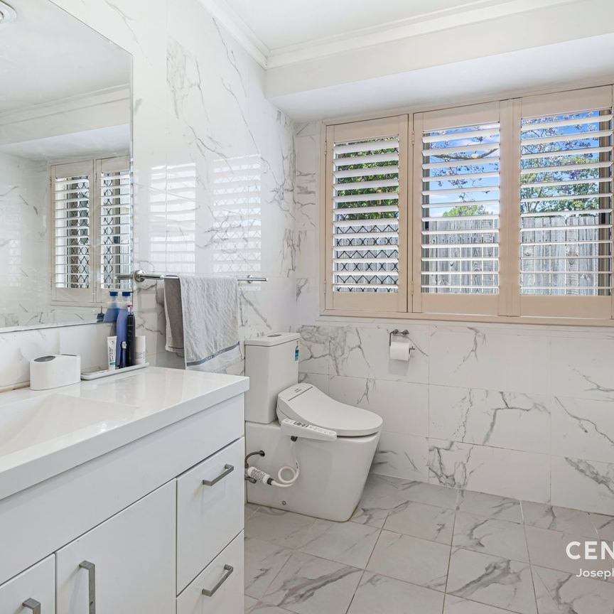 Modern, Private 3-Bedroom Home with Outdoor Entertaining in Prime Pennant Hills Location - Photo 1