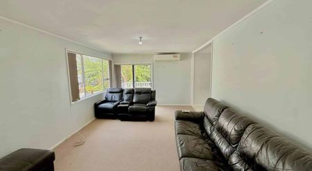 Renovated 3-Bedroom Home in Manurewa - Photo 2