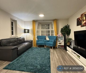 4 bedroom detached house to rent - Photo 2