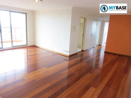 “MODERN 3 BEDROOM APARTMENT - CLOSE TO STATION - CITY VIEWS AND WATER VIEWS” - Photo 2
