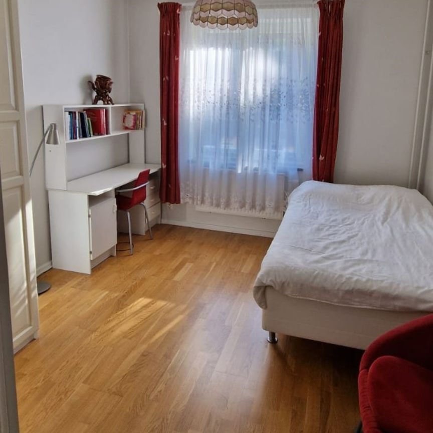 Ritarvägen, Bromma - Photo 1