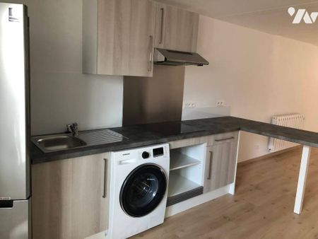 A LOUER T2 REFAIT A NEUF A DOLE (39100) - Photo 4