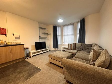 2 bedroom apartment to rent - Photo 3