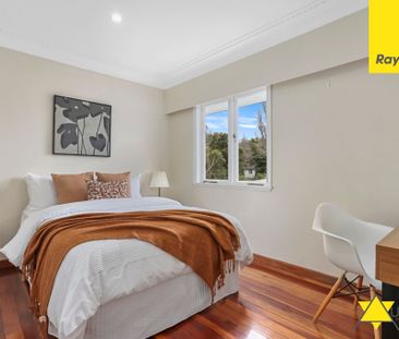 Stylish Family Home in Sought-After New Lynn - Photo 2