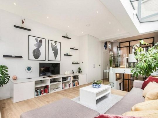 5 bedroom end of terrace house to rent - Photo 1