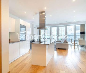 Crossharbour Plaza, Canary Wharf, E14 - Photo 2