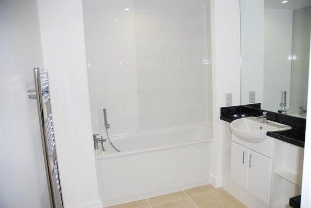 2 bedroom flat to rent - Photo 1