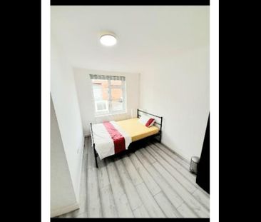 Room in a Shared House, Erith Road, LE2 - Photo 4