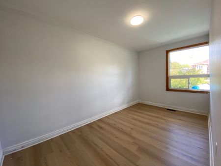 For Lease - 6 Deblyn Drive, Toronto, Ontario - Photo 2