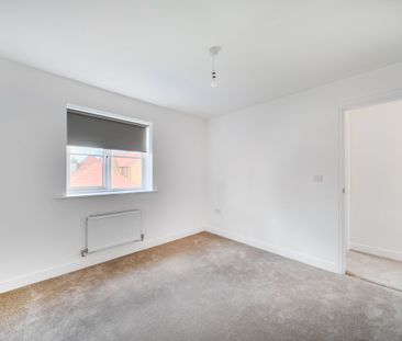 Upton hall crescent, Upton - Photo 4