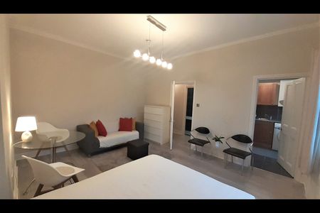 Studio Flat, King Henry's Road, NW3 - Photo 2