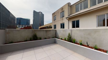 Perfect Location! - Photo 5
