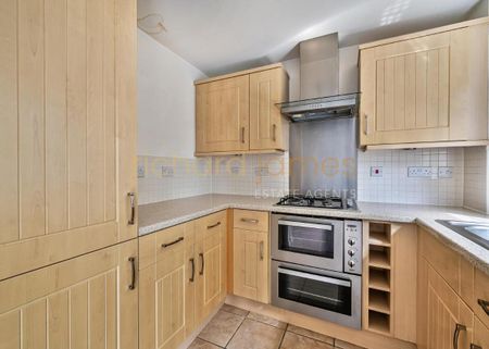 Bampton Drive, Mill Hill - Photo 3