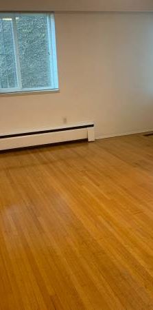 Spacious One Bedroom Plus Den near VGH! - Photo 1