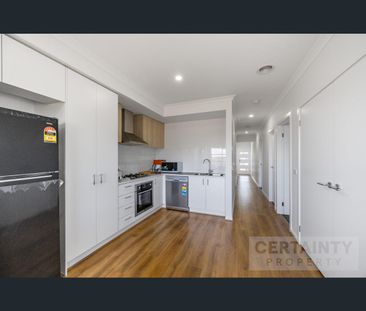 Room 2/11 Graded Street, Manor Lakes, Vic 3024 - Photo 5