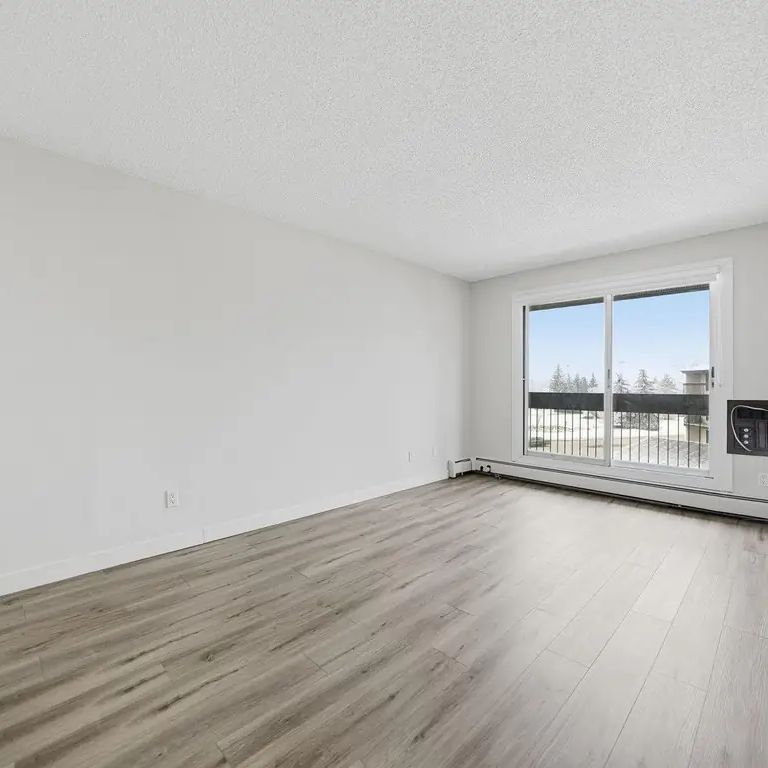 - 2 Bedroom at Alan's Place - Photo 1