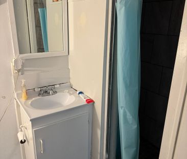 For Lease - 14 Tofield Crescent Unit# Lower/Basement, Toronto, Ontario - Photo 3