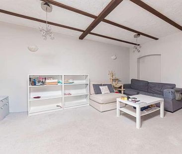 All Saints Close, Wokingham, RG40 - Photo 5